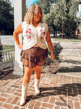 Vintage Embriodery Scalloped Vest | Taupe