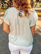 Vine Floral Embroidery Top | Mint
