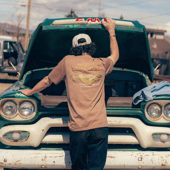 Snipe Hunt Tee | Brown