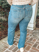 Laura Straight Denim | Medium