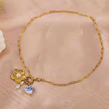 Flower Necklace | Gold