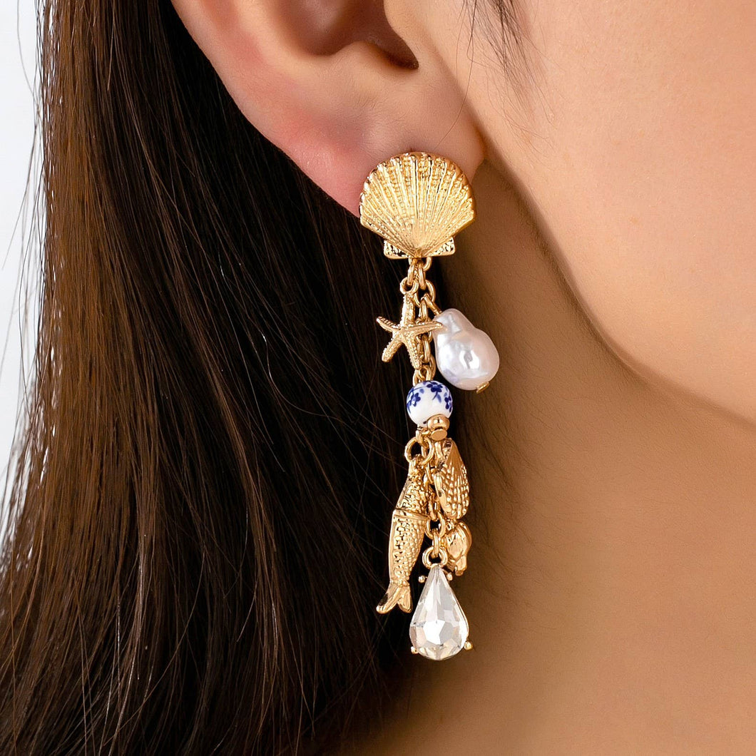 Pearl Shell Fish Cluster Earrings | Gold