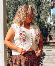 Vintage Embriodery Scalloped Vest | Taupe