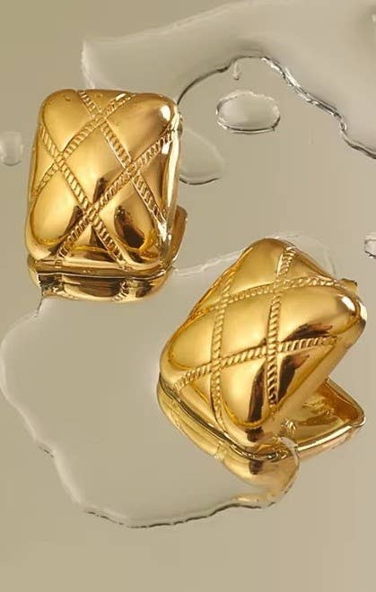 Diamond Pattern Stud |Gold