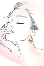 Charm Clover Teardrop Earring