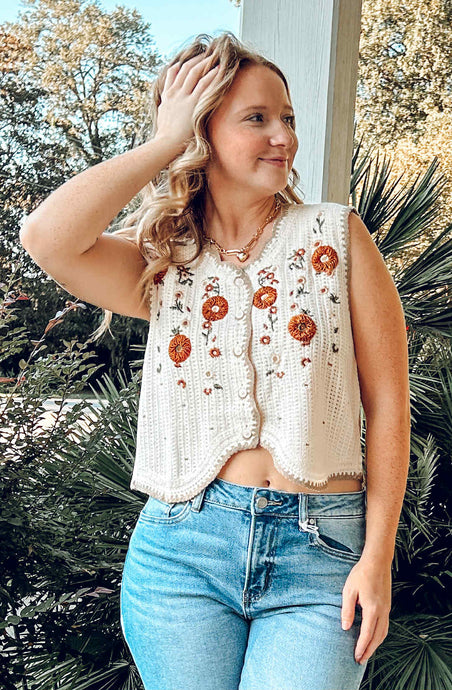 Floral Embroidery Vest | Cream