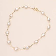 Round Stone Link Toggle Necklace | Topaz