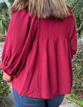 Pin Tuck Flowy Top | Burgundy