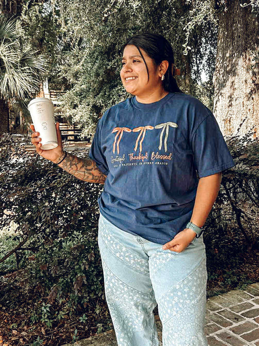 Faithful Bow Tee | Navy