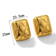 Diamond Pattern Stud |Gold