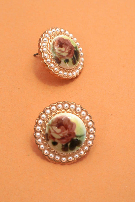 Vintage Pearl Stud Earrings