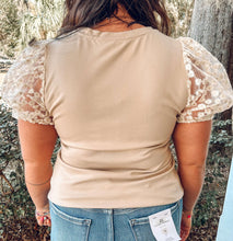 Spring Puff Sleeve Daisy Top | Taupe