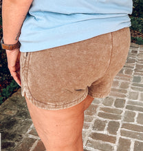 Washed Dolphin Shorts | Mocha