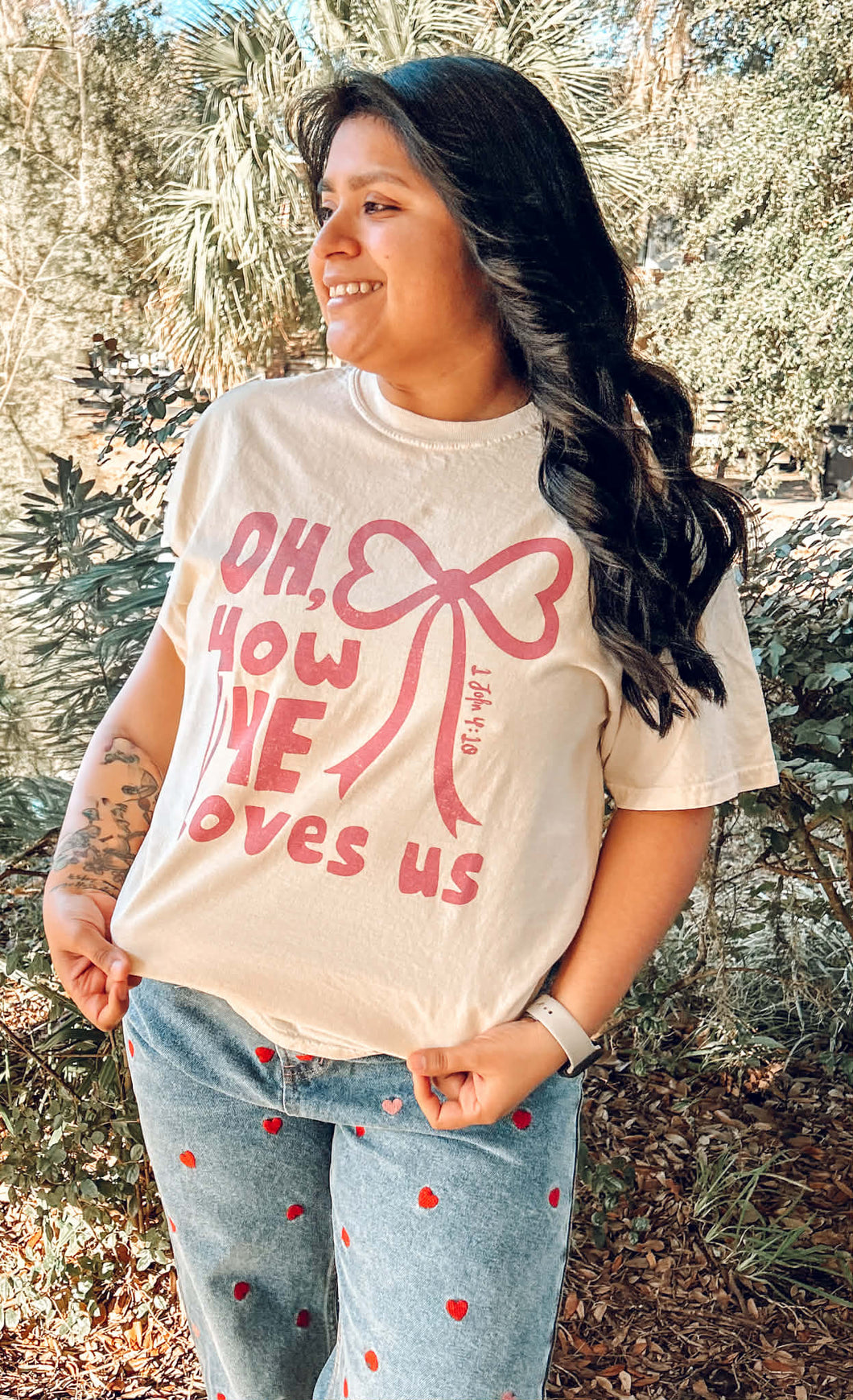 Oh How He Loves Us Tee | Cream