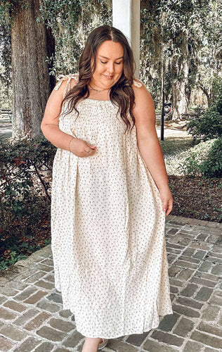 Sweet Floral Smocked Maxi Curvy | Taupe