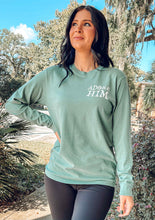 Come Let Us Adore Him Tee | Green