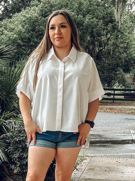 Relaxed Hidden Button Top | White