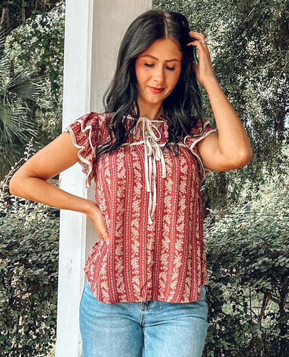 Borderline Floral Curvy Top | Burgundy