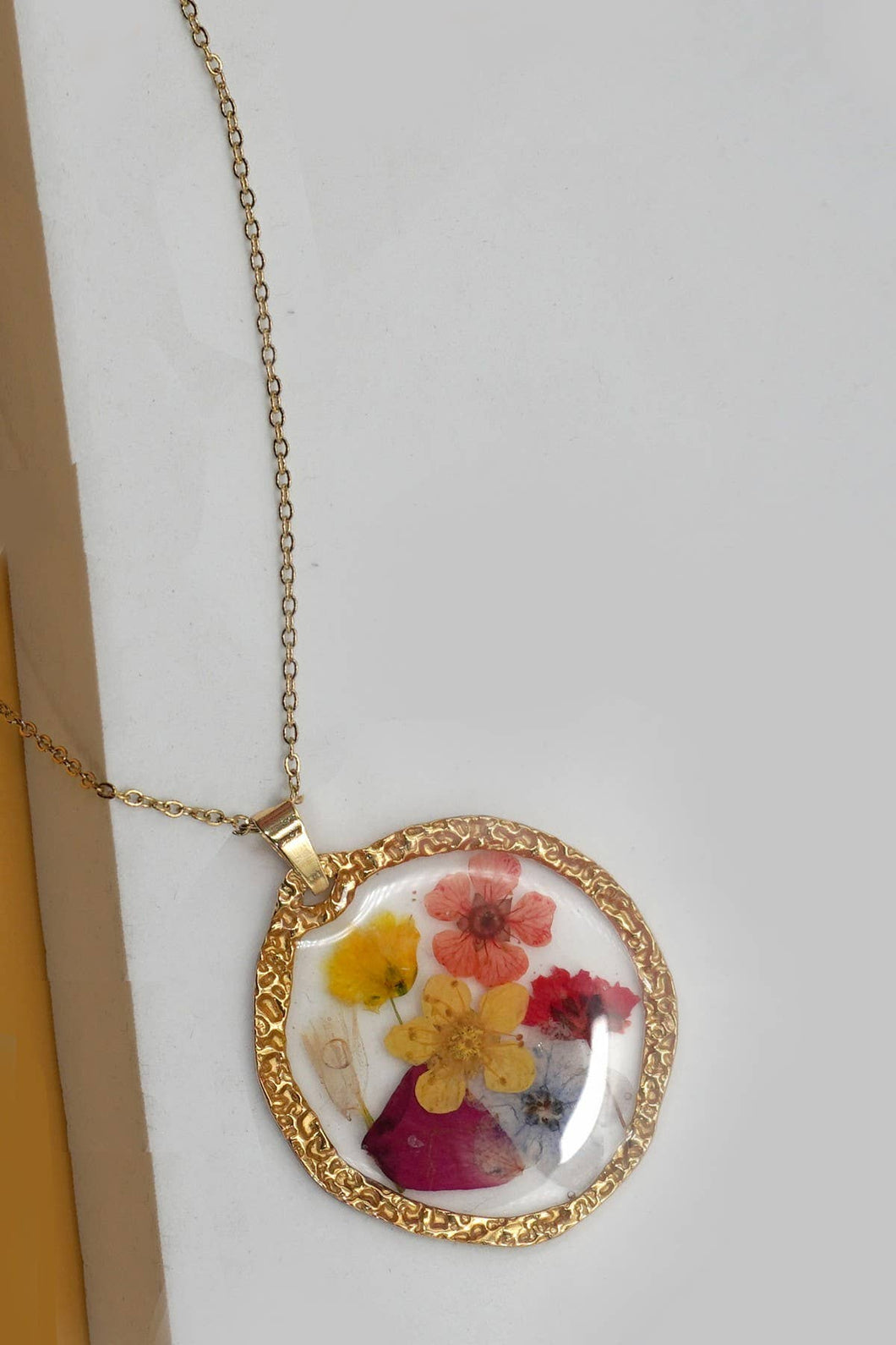 Round Pressed Flower Necklace*