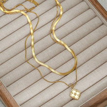 Clover Snake Chain Necklace | Gold