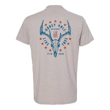American Mount Tee | Honey Hole