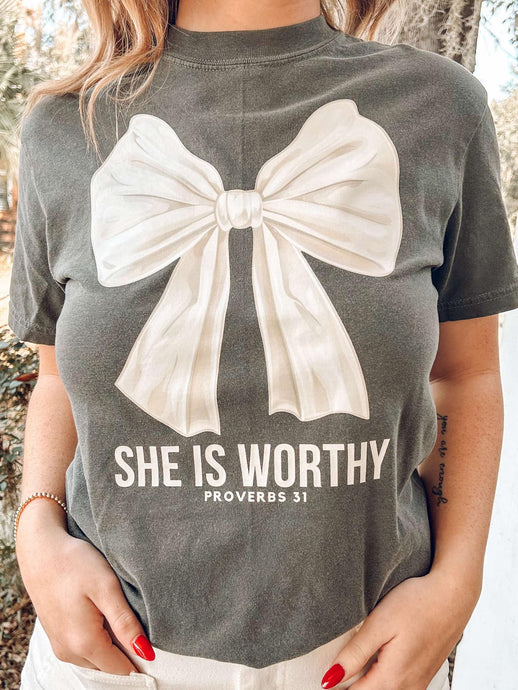 She Is Worth Bow Tee | Charcoal