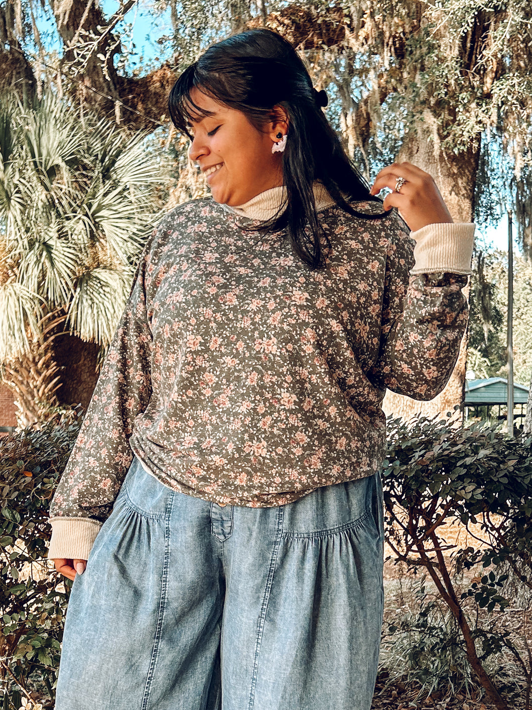 Floral Print Ribbed Contrast Sweatshirt | Olive